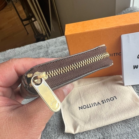 Louis Vuitton Zippy Coin Purse - Picture 4 of 11